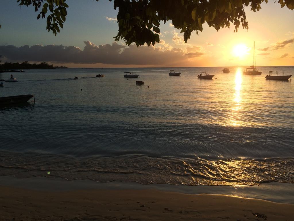 Le Beachclub Pereybere Beach ภายนอก รูปภาพ