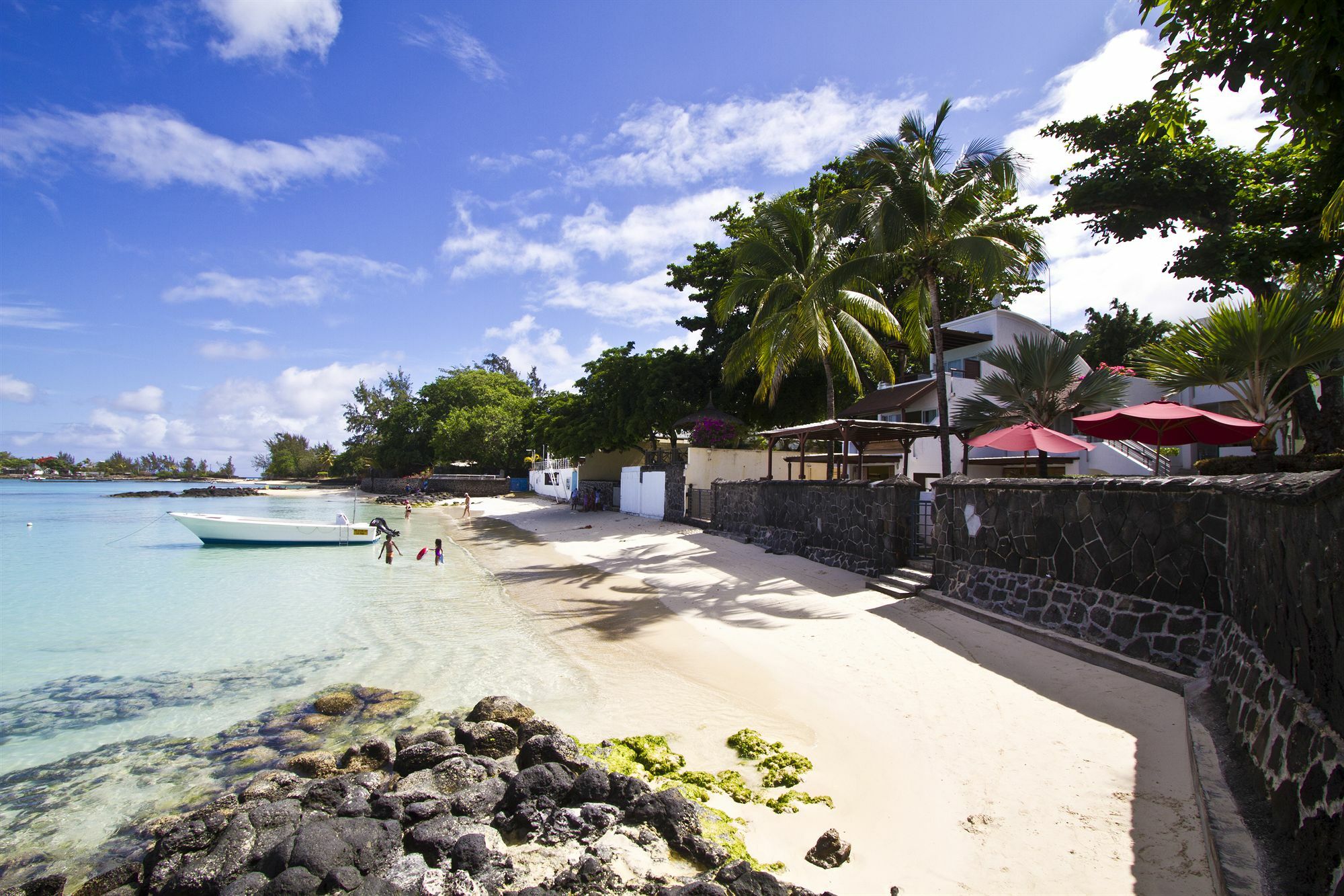 Le Beachclub Pereybere Beach ภายนอก รูปภาพ